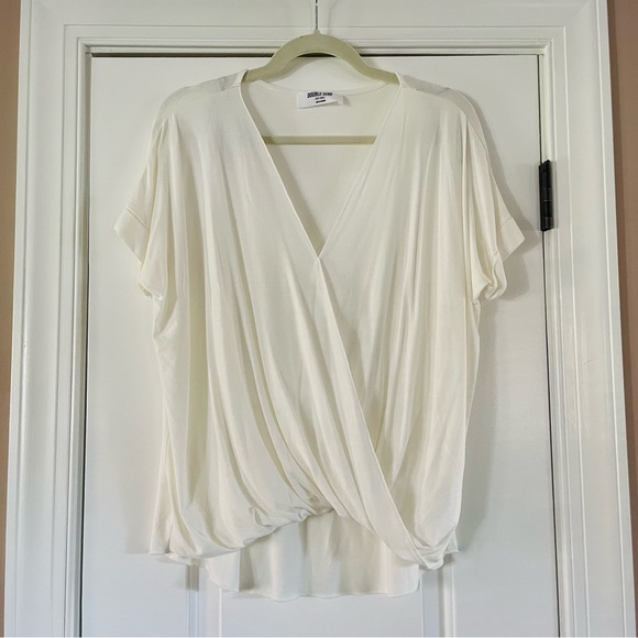 ❌SOLD❌ Wrapped up in you Blouse by Double Zero - Picture 2 of 3